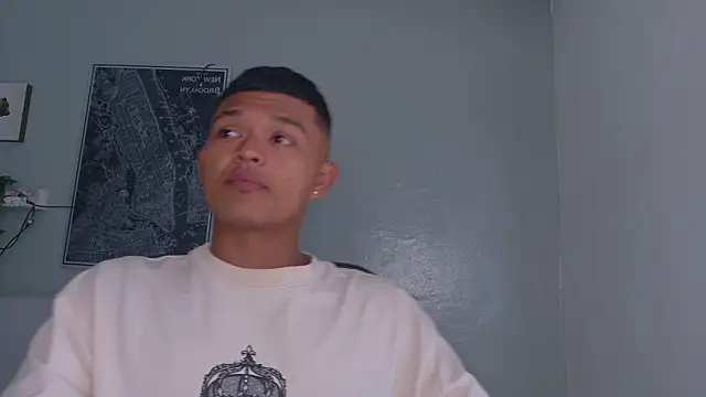 AndrewKenoxx  online show from February 14, 7:36 pm