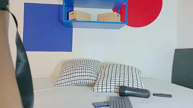 AndrewKenoxx  online show from March 21, 7:40 pm