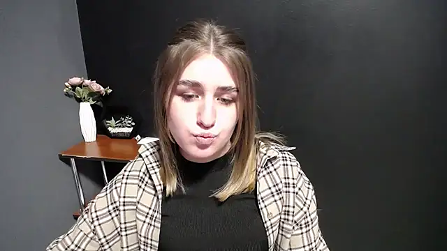 Sunny siren online show from March 14, 2:34 pm