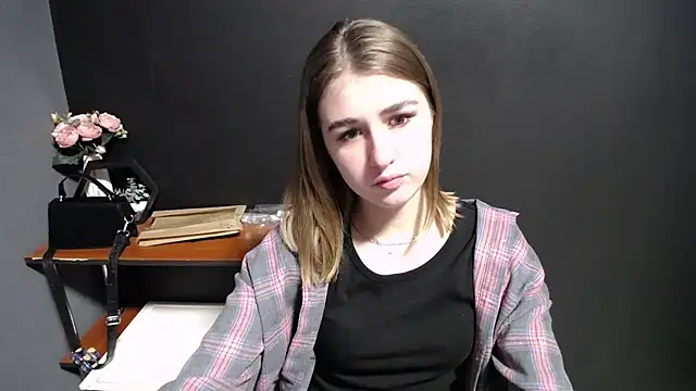 Snapshot of Sunny_siren chatting on February 19, 1:30 pm Sunny siren online show from February 19, 1:30 pm