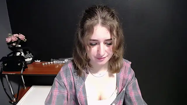 Snapshot of Sunny_siren chatting on February 8, 2:26 pm Sunny siren online show from February 8, 2:26 pm