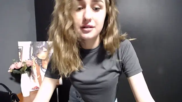 Snapshot of Sunny_siren chatting on July 15, 12:23 pm Sunny siren online show from July 15, 12:23 pm