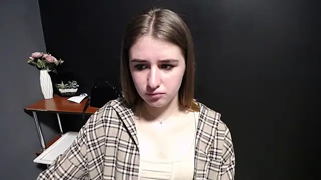 Sunny siren online show from March 28, 1:45 pm