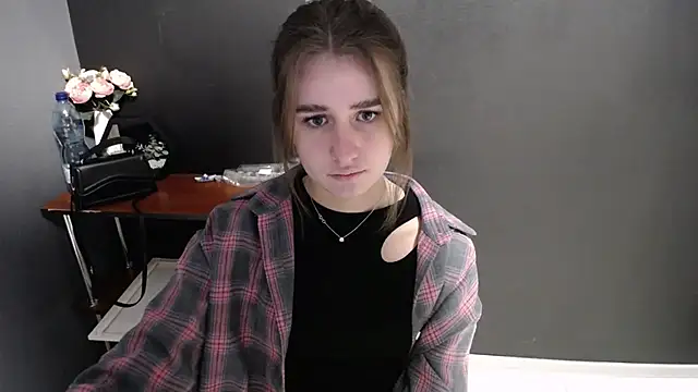 Snapshot of Sunny_siren chatting on February 25, 2:17 pm Sunny siren online show from February 25, 2:17 pm