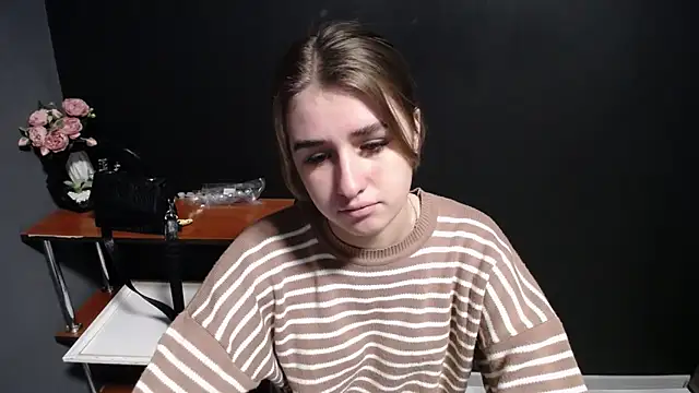 Snapshot of Sunny_siren chatting on January 19, 1:15 pm Sunny siren online show from January 19, 1:15 pm