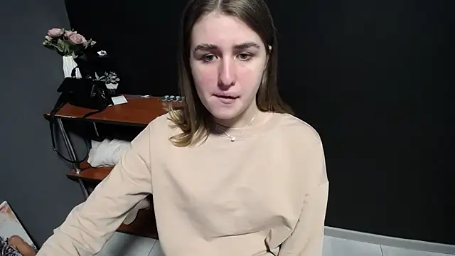 Sunny siren online show from April 7, 1:35 pm