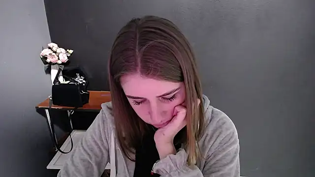 Sunny siren online show from March 4, 2:58 pm