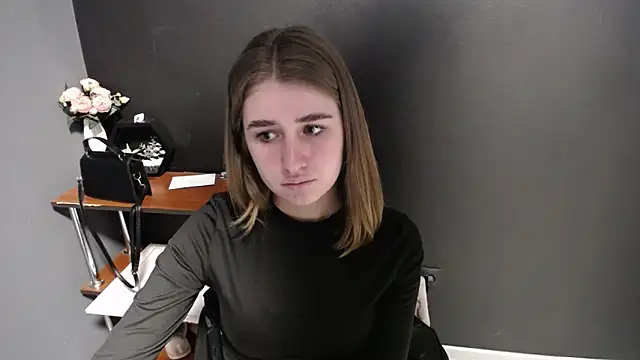 Sunny siren online show from March 11, 2:11 pm