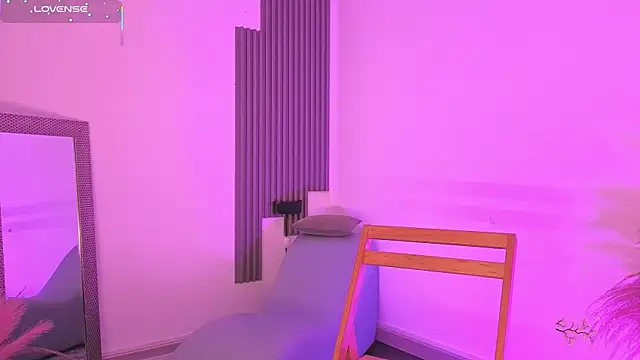 fransheskarossi online show from February 11, 11:54 am