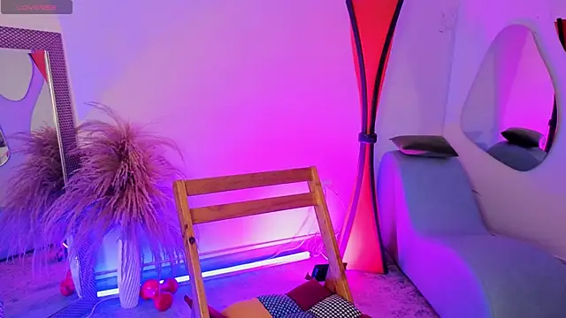 fransheskarossi online show from April 19, 12:06 pm