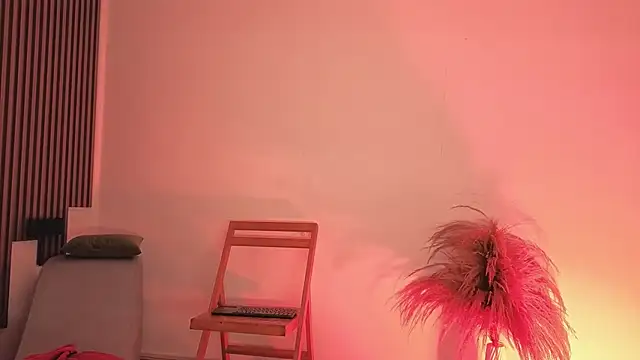 fransheskarossi online show from February 14, 12:05 pm