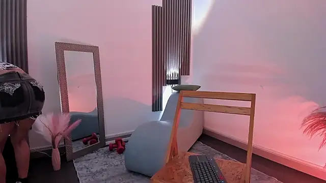 fransheskarossi online show from February 2, 12:15 pm