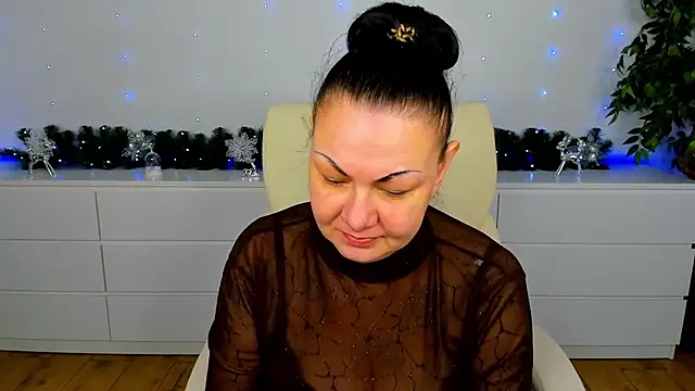 IrissMoon online show from January 17, 6:50 am