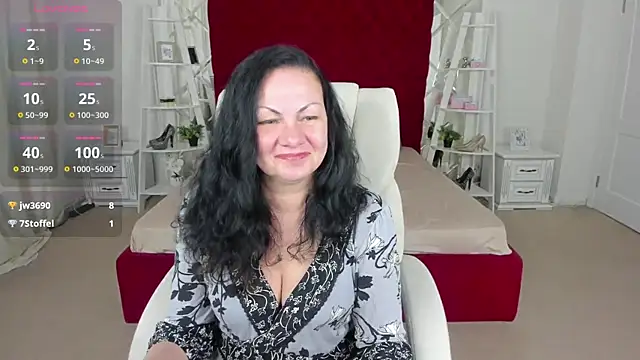 Snapshot of IrissMoon chatting on May 29, 5:46 am IrissMoon online show from May 29, 5:46 am