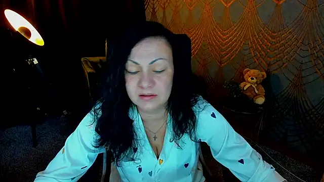 Snapshot of IrissMoon chatting on May 31, 6:09 pm IrissMoon online show from May 31, 6:09 pm
