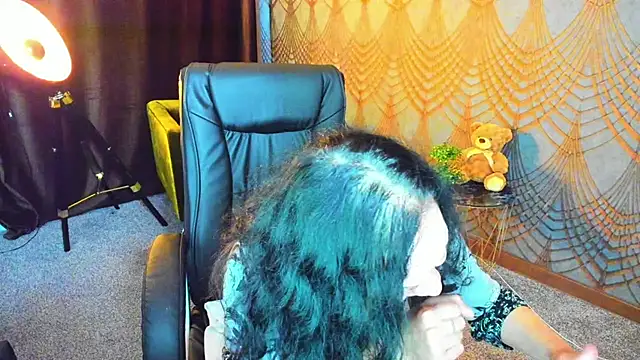 Snapshot of IrissMoon chatting on May 11, 2:45 pm IrissMoon online show from May 11, 2:45 pm