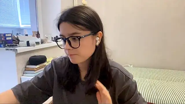 Snapshot of SaintMari chatting on July 12, 1:23 pm SaintMari online show from July 12, 1:23 pm
