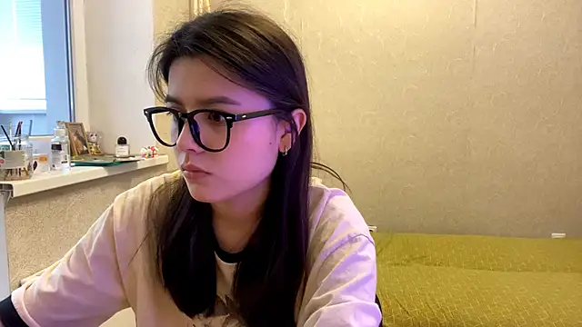 Snapshot of SaintMari chatting on May 28, 12:11 pm SaintMari online show from May 28, 12:11 pm