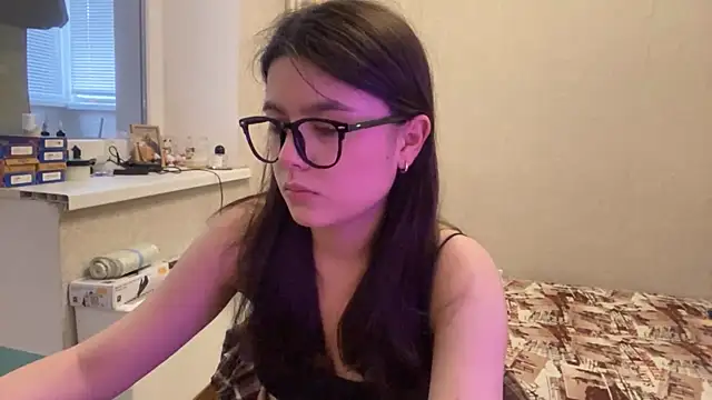 Snapshot of SaintMari chatting on June 7, 2:22 pm SaintMari online show from June 7, 2:22 pm