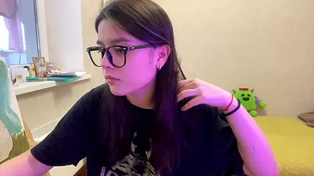 Snapshot of SaintMari chatting on June 6, 12:10 pm SaintMari online show from June 6, 12:10 pm