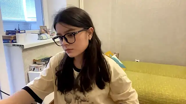Snapshot of SaintMari chatting on June 26, 2:12 pm SaintMari online show from June 26, 2:12 pm