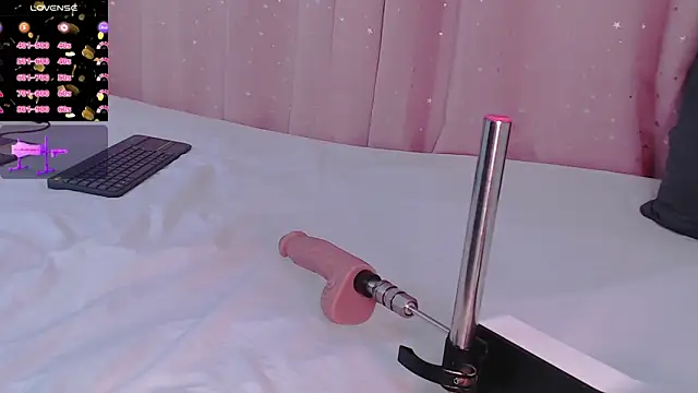 Snapshot of may_2911 chatting on February 20, 11:23 am may 2911 online show from February 20, 11:23 am