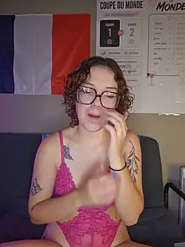Snapshot of ju_juliette chatting on July 7, 8:12 pm ju juliette online show from July 7, 8:12 pm