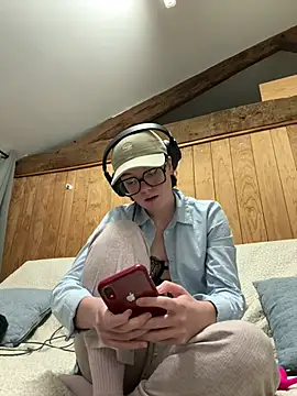 ju juliette online show from March 11, 10:15 pm