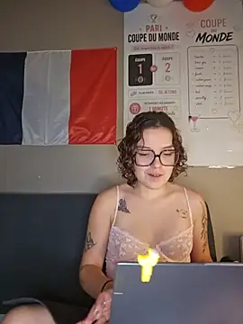 Snapshot of ju_juliette chatting on July 17, 7:55 pm ju juliette online show from July 17, 7:55 pm
