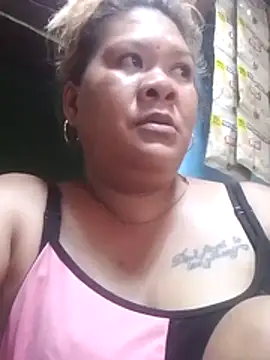 Snapshot of queen_lovely69 chatting on February 11, 3:50 am queen lovely69 online show from February 11, 3:50 am