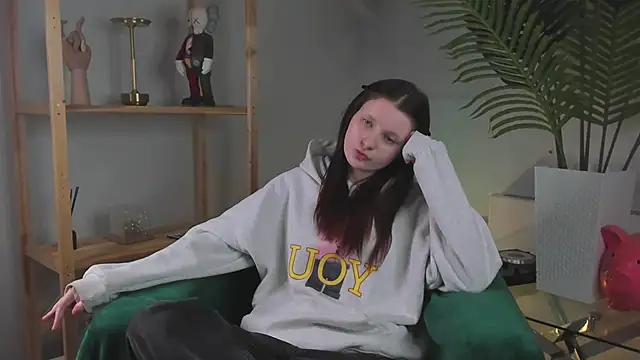 CarmaOlen online show from January 17, 2:20 pm