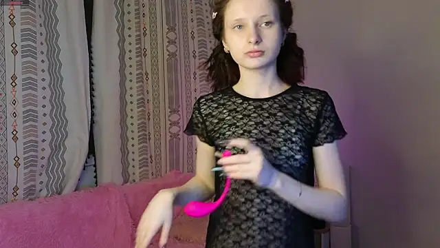 CarmaOlen online show from April 2, 7:09 pm