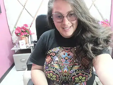 Snapshot of Sarah_Boobs_ chatting on January 19, 3:16 pm Sarah Boobs online show from January 19, 3:16 pm