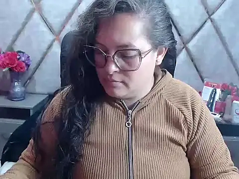 Snapshot of Sarah_Boobs_ chatting on February 28, 3:06 am Sarah Boobs online show from February 28, 3:06 am