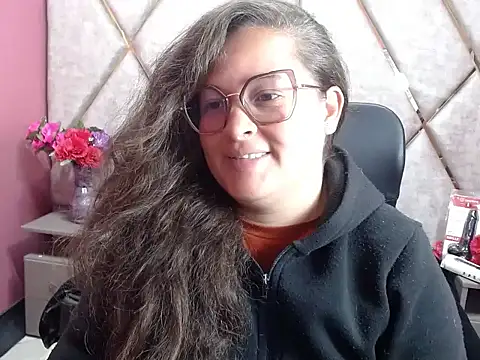 Snapshot of Sarah_Boobs_ chatting on February 27, 3:29 am Sarah Boobs online show from February 27, 3:29 am