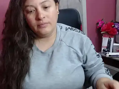 Snapshot of Sarah_Boobs_ chatting on February 25, 3:07 am Sarah Boobs online show from February 25, 3:07 am