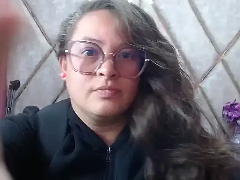 Snapshot of Sarah_Boobs_ chatting on February 19, 3:14 am Sarah Boobs online show from February 19, 3:14 am