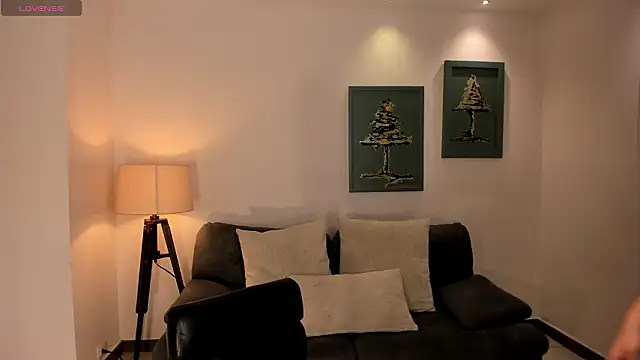 Snapshot of MilaVelvet_ chatting on February 18, 12:01 pm MilaVelvet online show from February 18, 12:01 pm