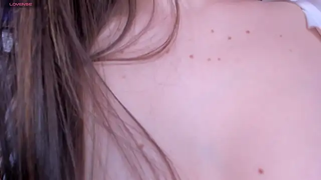 Snapshot of EmilyCarterX chatting on February 28, 11:21 am EmilyCarterX online show from February 28, 11:21 am