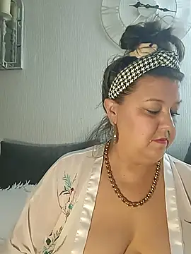 Nova-iswiserx online show from April 5, 8:15 pm