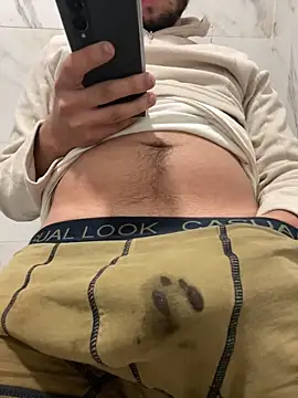 Ilyass heway online show from February 12, 1:33 pm