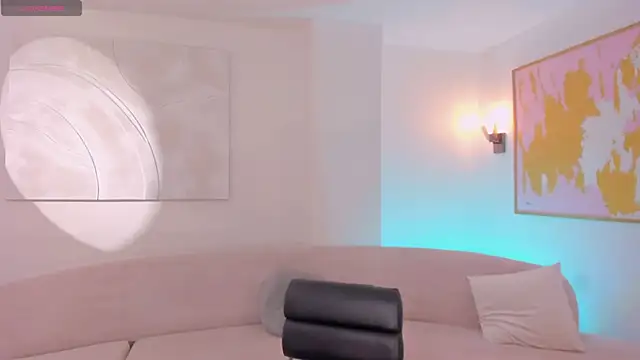 BellaThompsonX online show from March 20, 8:54 pm