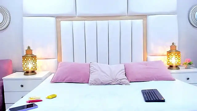 AbannyRogerss online show from July 6, 12:34 pm