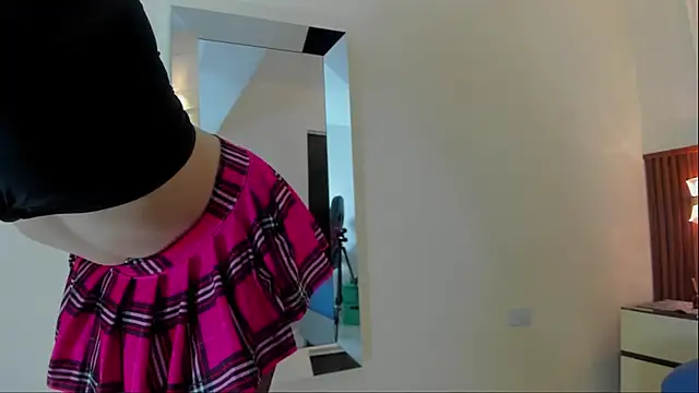 MARIE TAPNER online show from April 10, 12:23 pm