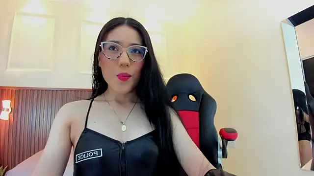 MARIE TAPNER online show from March 13, 12:32 pm