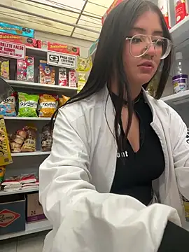 StrawberryPink  online show from February 26, 11:32 am