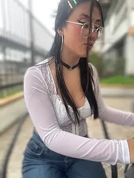 StrawberryPink  online show from February 24, 11:44 am