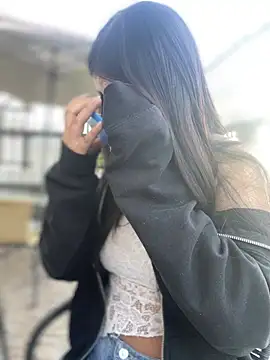 StrawberryPink  online show from February 10, 12:26 pm