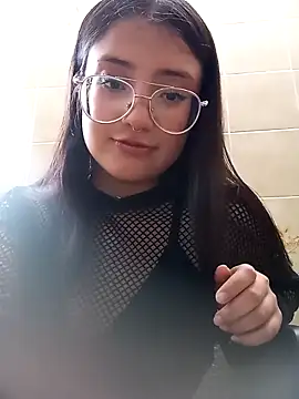 StrawberryPink  online show from February 9, 11:52 am