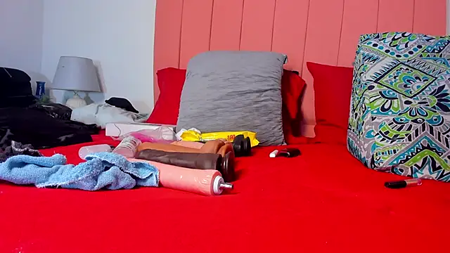 rose thompson19 online show from February 13, 7:03 pm